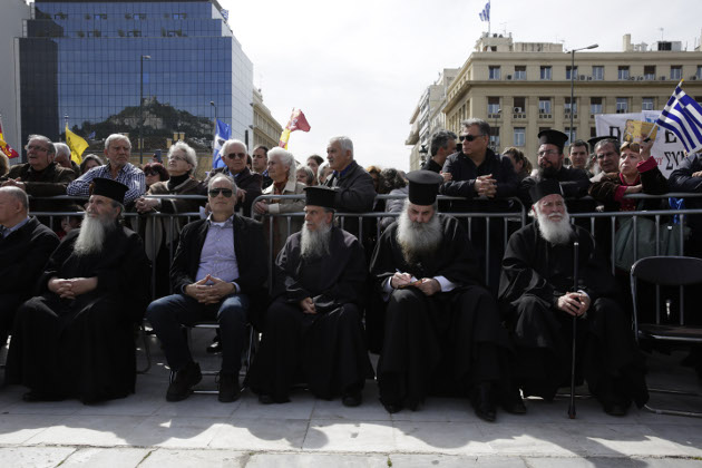 Κυκλοφοριακό «έμφραγμα» στο κέντρο λόγω… ιερής διαμαρτυρίας