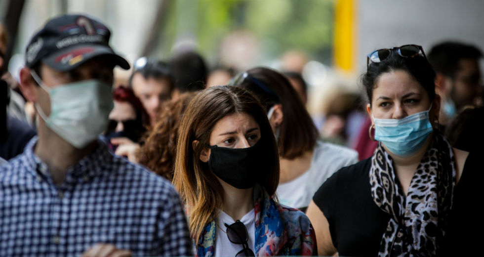 Εργαζόμενοι σε τουρισμό και εστίαση διαδήλωσαν έξω από το υπουργείο Εργασίας