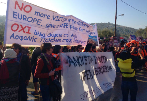 Ο δήμαρχος Λέσβου άφησε Τσίπρα- Σουλτς και πήγε… θάλασσα!