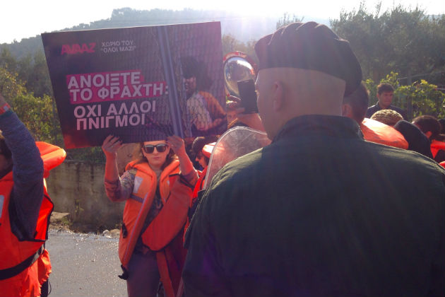 Ο δήμαρχος Λέσβου άφησε Τσίπρα- Σουλτς και πήγε… θάλασσα!