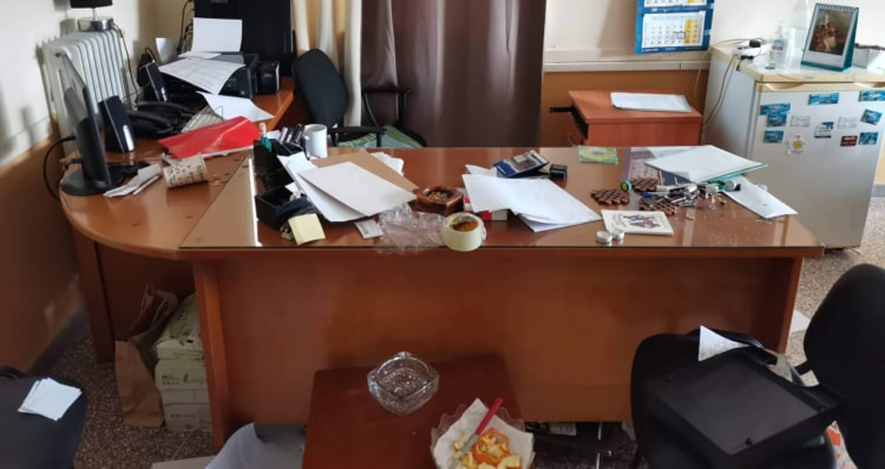 Διέρρηξαν το Εργατικό Κέντρο Χανίων, εκτεταμένες ζημιές