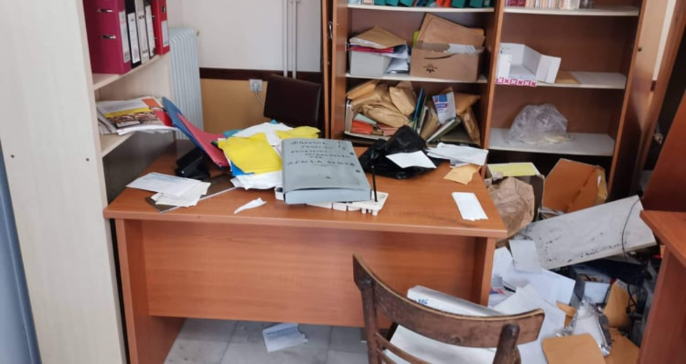 Διέρρηξαν το Εργατικό Κέντρο Χανίων, εκτεταμένες ζημιές