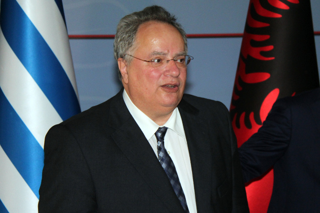 Διαβήματα για το πανό