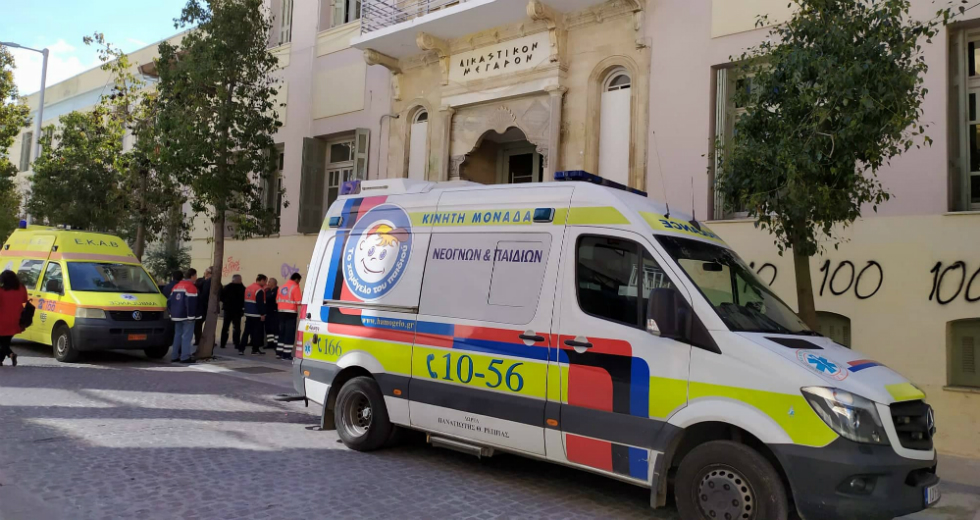 Ηράκλειο: Αναβολή στη δίκη για τον ξυλοδαρμό του διασώστη του ΕΚΑΒ