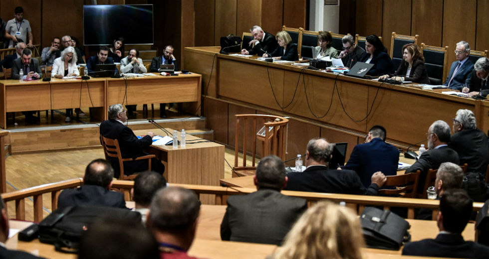 Ο Αρχηγός «κάρφωσε» τους πάντες και «καρφώθηκε»