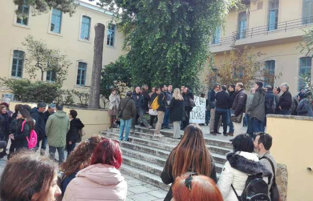Έξι μήνες φυλάκιση στον πατέρα για τον ξυλοδαρμό του διευθυντή