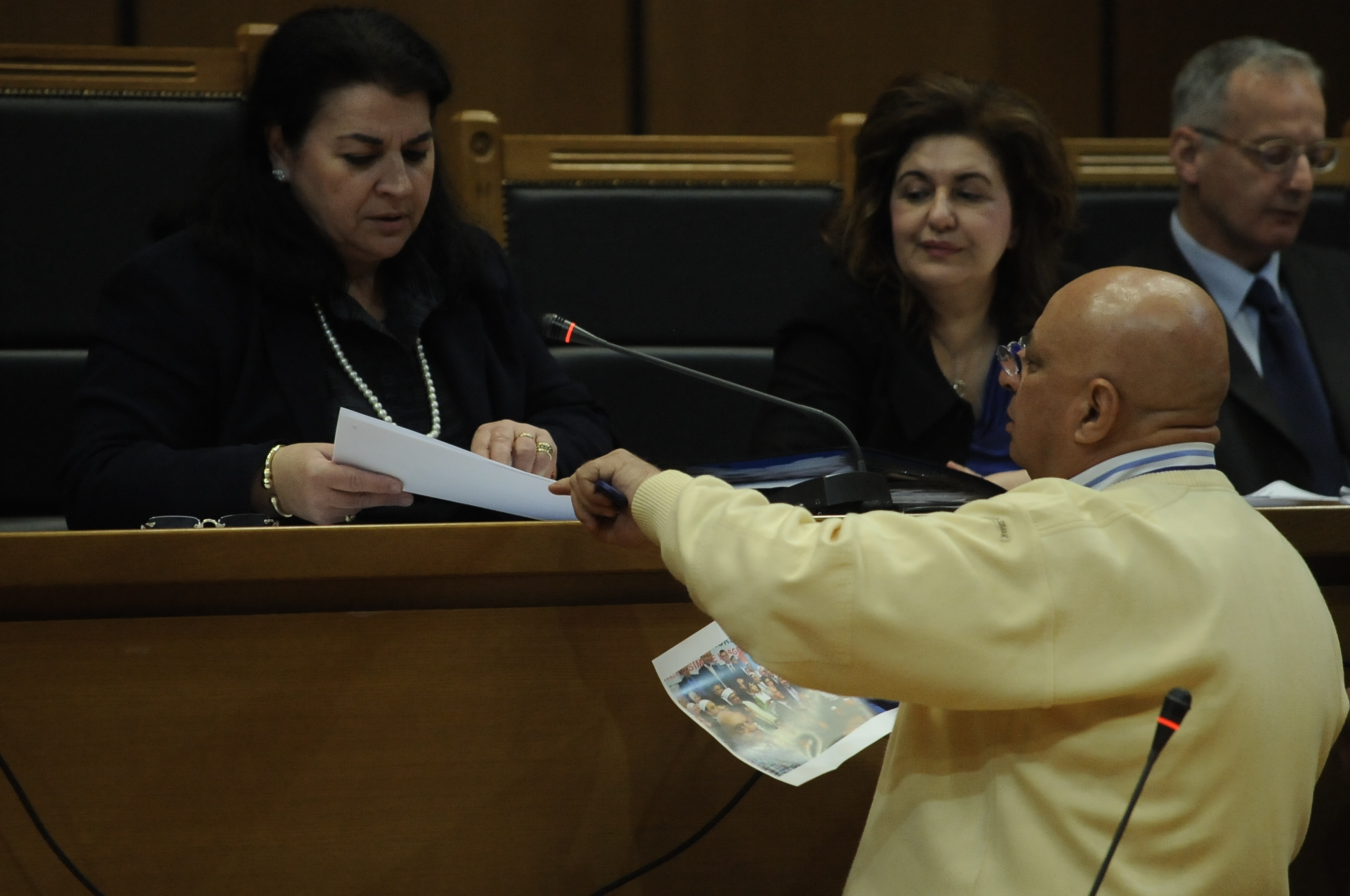 Δεν ξέρει, δε θυμάται η πρώτη μάρτυρας για το μαχαίρωμα στο Φοίβο