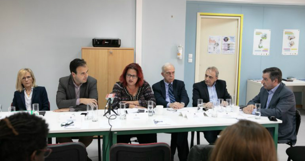 Λαμπρινός: «Το πρόγραμμα φιλοξενίας προσφύγων πρέπει να συνεχιστεί»