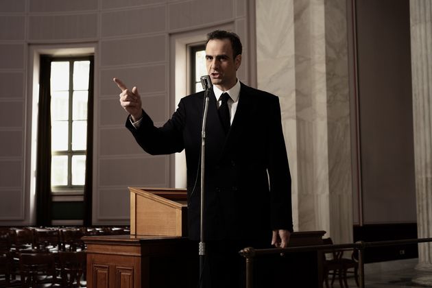 «Ο κόσμος έχασε την πίστη του στα κόμματα κι η εποχή γεννάει άλλους ήρωες»