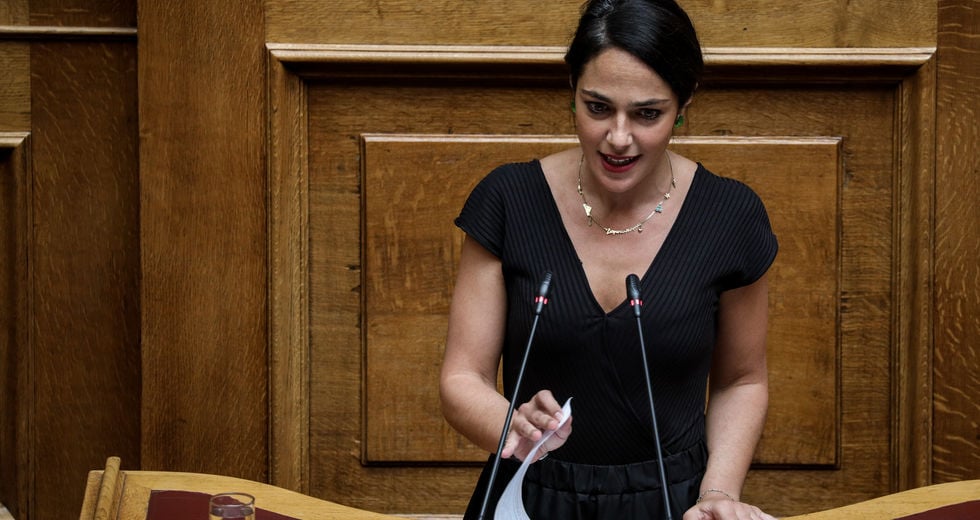 Επίδομα ανεργίας πολλών ταχυτήτων ετοιμάζει η Δόμνα Μιχαηλίδου