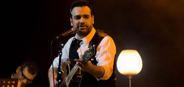 «Η ποίηση για μένα είναι ένα πολυβολείο»