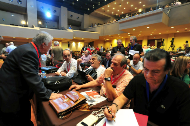 Πέρασε η πρόταση Τσίπρα για έκτακτο συνέδριο