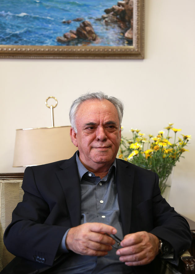 «Πρέπει να επιμείνουμε σε μια καθαρή λύση»
