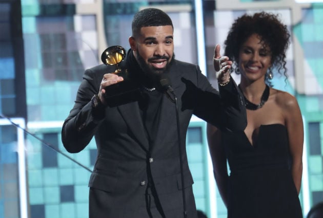 O Drake κατέρριψε ρεκόρ των Beatles στο Billboard 200