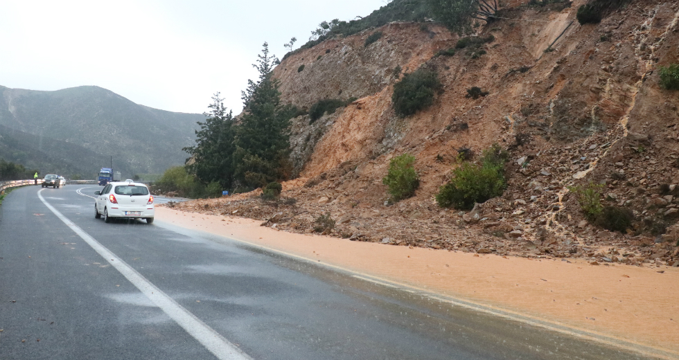 Χαλάζι, κλειστά σχολεία και πολλά προβλήματα στην Κρήτη
