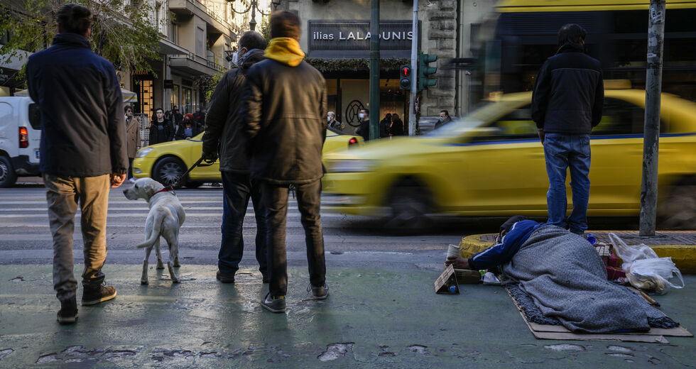 Μια ωρολογιακή βόμβα απειλεί δημόσιο και ιδιωτικό τομέα