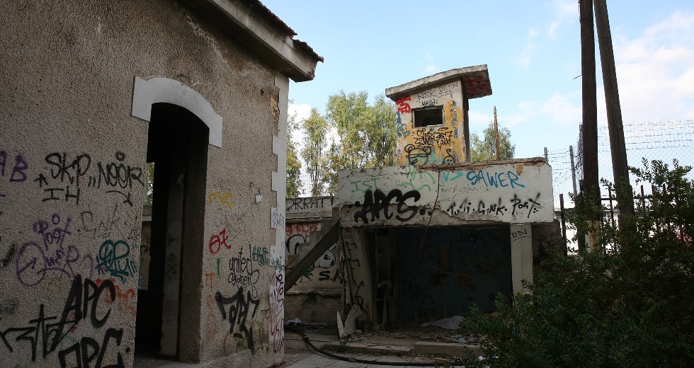 Στον χώρο των βασανιστηρίων του ΕΑΤ-ΕΣΑ στον Πειραιά με το ΑΠΕ-ΜΠΕ