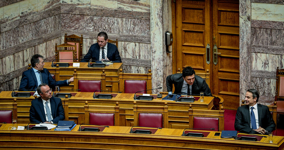 Ομολογία Μητσοτάκη: Ραντεβού στα τυφλά με την ύφεση