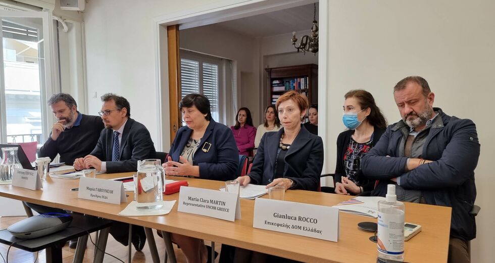 58 μαρτυρίες για 2.157 επαναπροωθήσεις