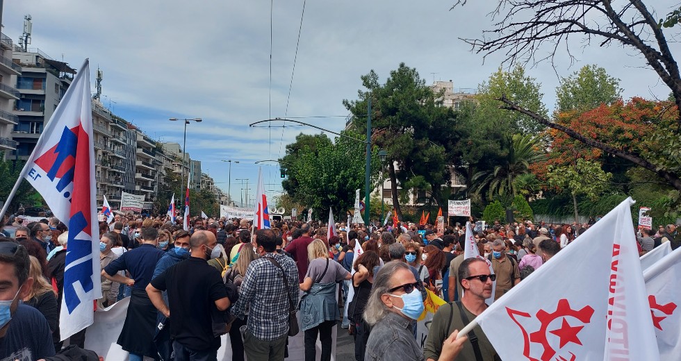 Μεγάλο και δυναμικό το συλλαλητήριο της εκπαιδευτικής κοινότητας στη Βουλή