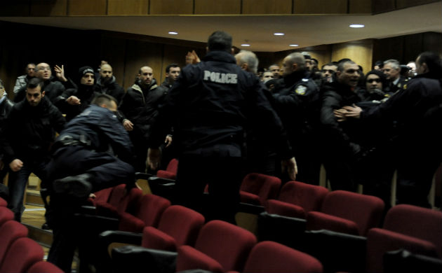 Ένταση, βία και χρυσαυγίτικοι τραμπουκισμοί