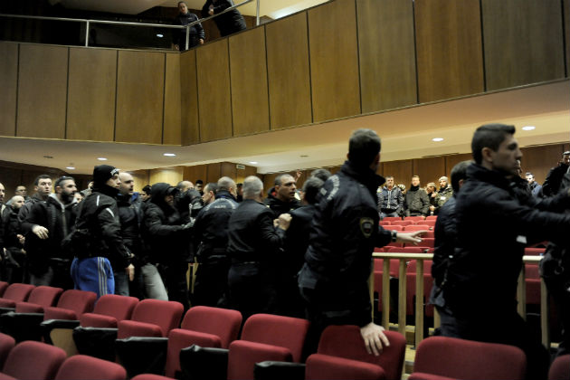 Ένταση, βία και χρυσαυγίτικοι τραμπουκισμοί