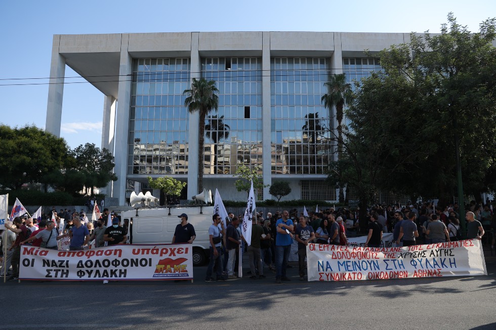 Αντιφασιστικό χαστούκι για άλλη μία φορά στη δίκη των νεοναζί της Χ.Α.
