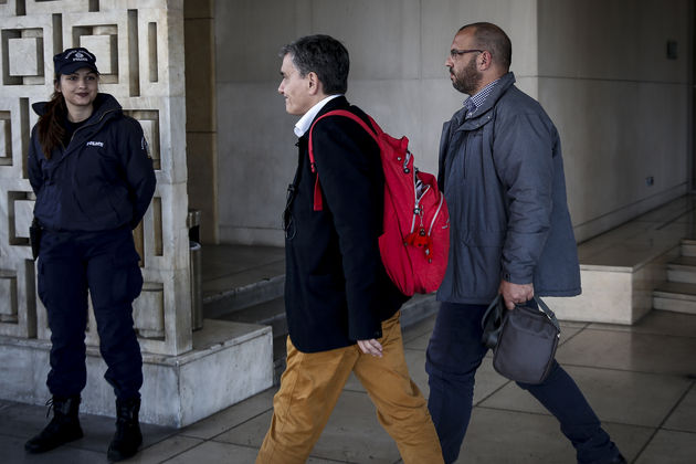 Ελάφρυνση χρέους και αυστηρή εποπτεία πάνε μαζί