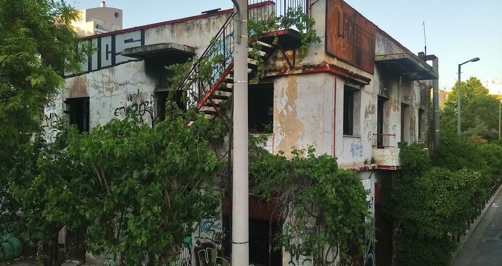 ΜΑΤώνουν παρκάκι για να φυτέψουν κοντέινερ