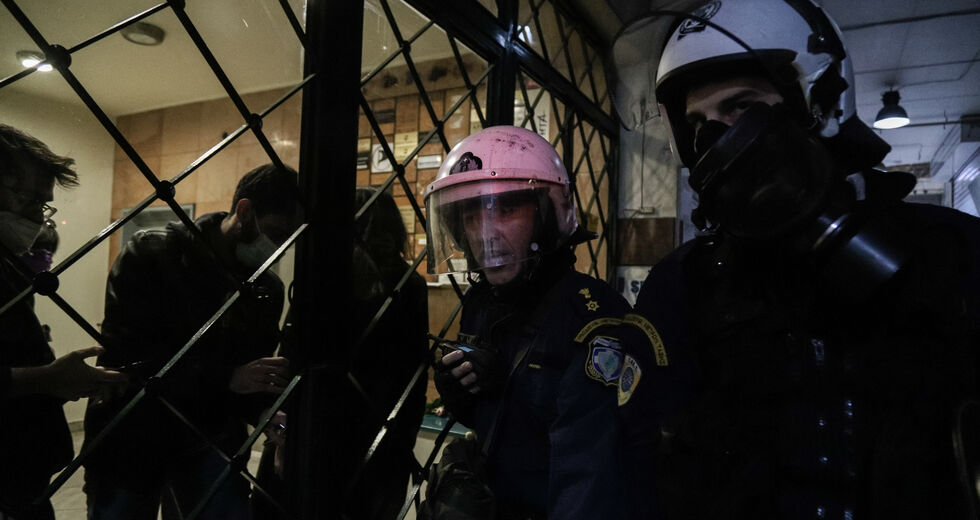 Συλλήψεις δικηγόρων, ενώ ασκούσαν τα νομικά τους καθήκοντα
