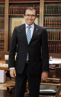 «Ούτε επιδιαιτησία ούτε και τριμερής»