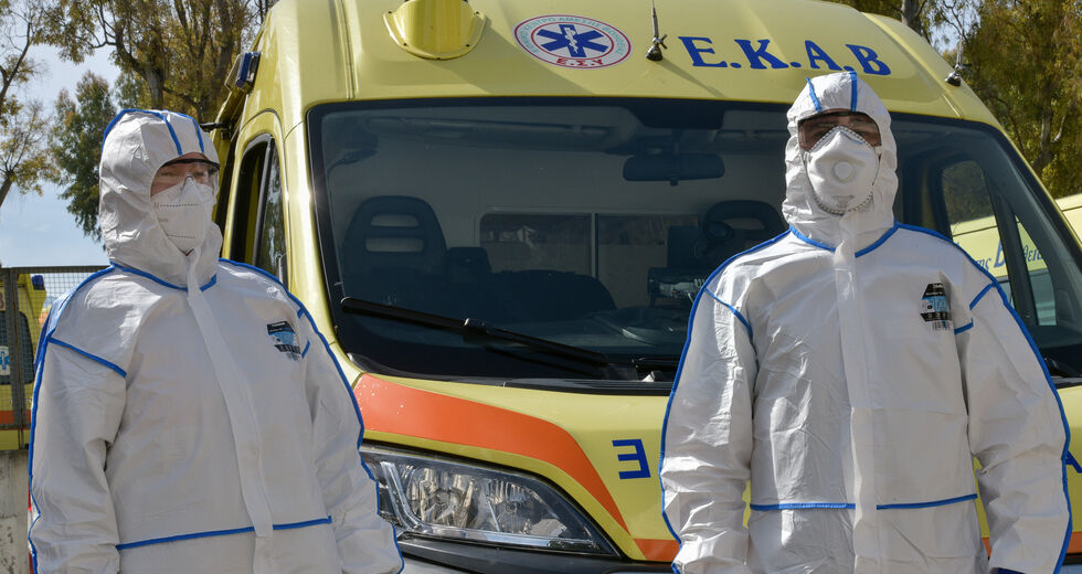 Έως και διπλάσιοι οι θάνατοι από τον αριθμό των εισαγωγών στις ΜΕΘ