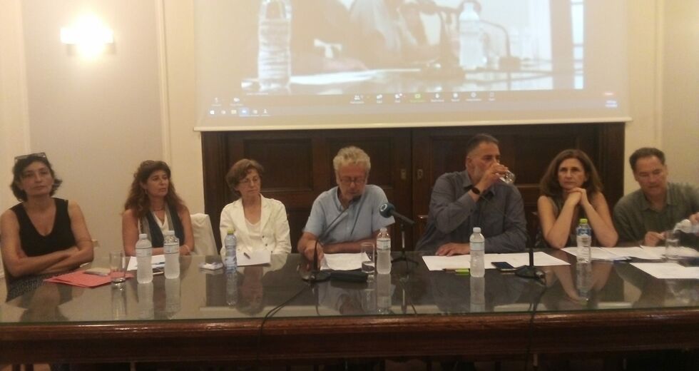 «Δεν πρέπει να ξαναφορέσουν τις στολές τους»