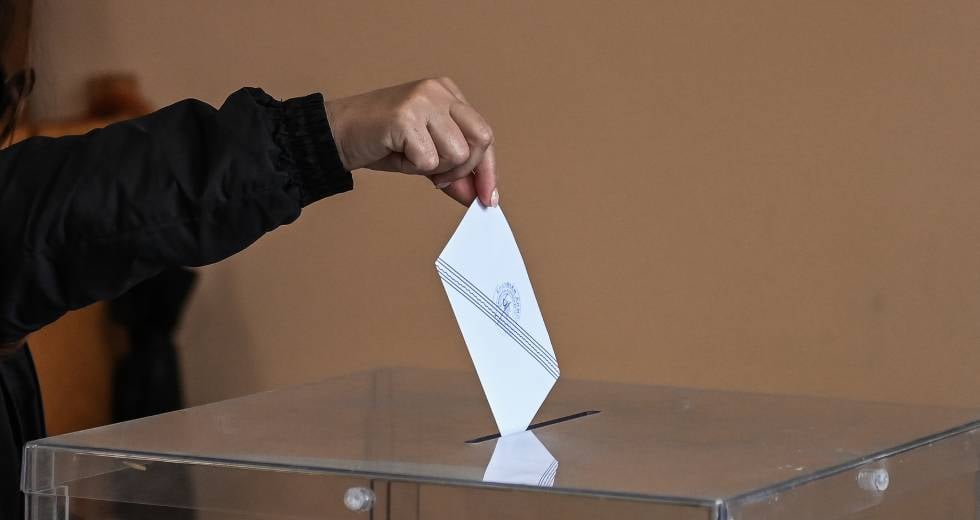 Βουλευτικές εκλογές 2023: Στιγμιότυπα από την ψηφοφορία