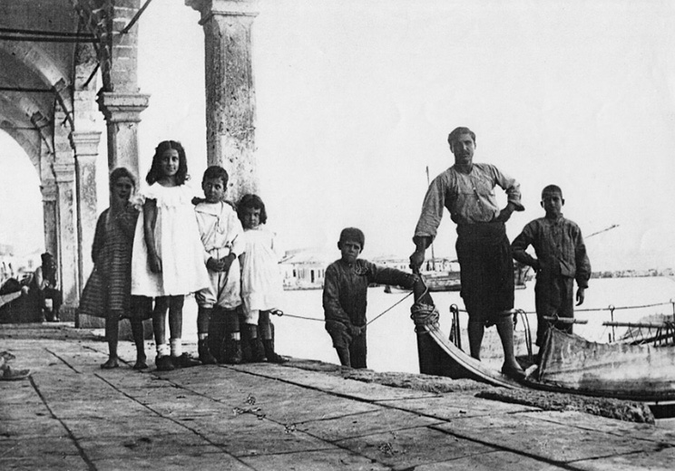 Mια ζωή, ολη η ιστορία