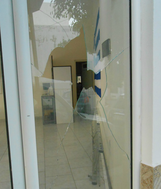 Έσπασαν τα γραφεία των «Ελλήνων Συνέλευσις» στην Ιεράπετρα