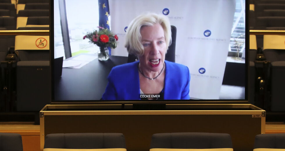 Επανεκκινούν τους εμβολιασμούς με AstraZeneca μετά τη γνωμοδότηση του ΕΜΑ