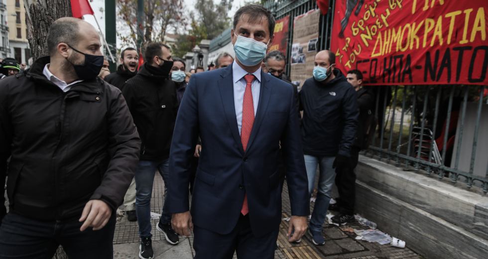 Οργή φοιτητών απέναντι στην πολιτική – Δεν επέτρεψαν την είσοδο στο Πολυτεχνείο