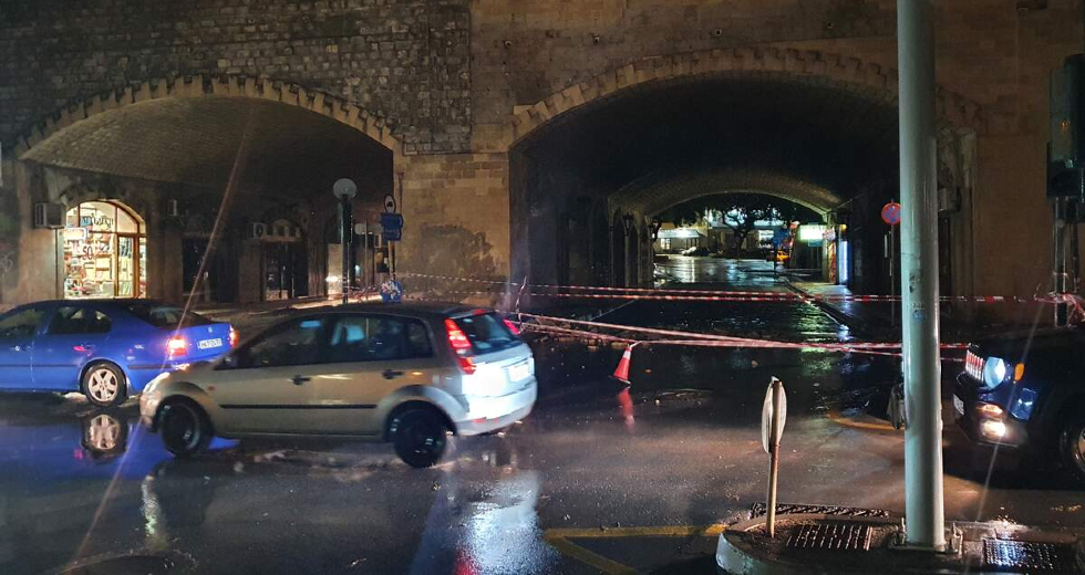 Κατέρρευσε κομμάτι της εξωτερικής επένδυσης των Ενετικών Τειχών στο Ηράκλειο