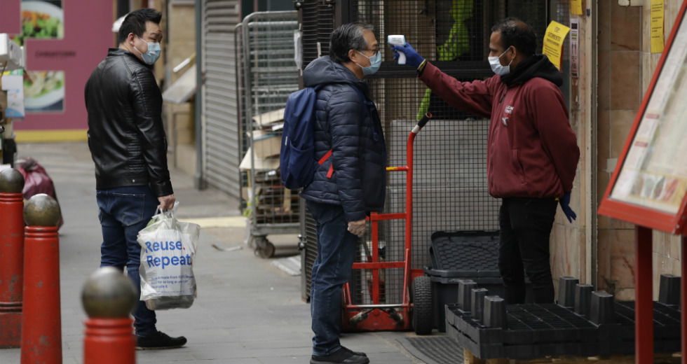 Ξεπέρασαν τους 245.000 οι νεκροί από τον κορονοϊό