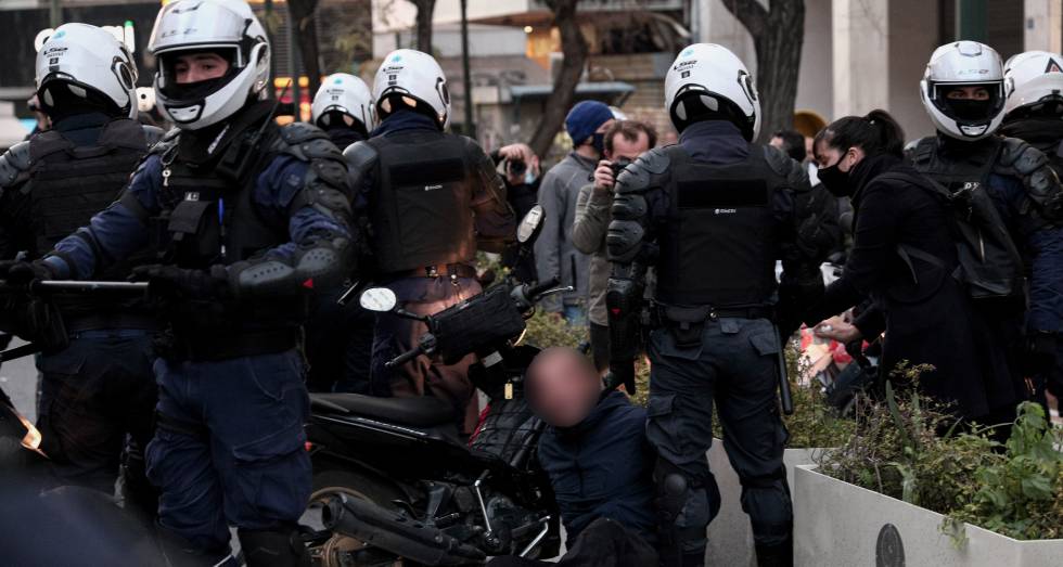Κυβερνητική δυσανεξία στις διαμαρτυρίες: Διέλυσαν σε λίγα λεπτά τη συγκέντρωση για Κουφοντίνα
