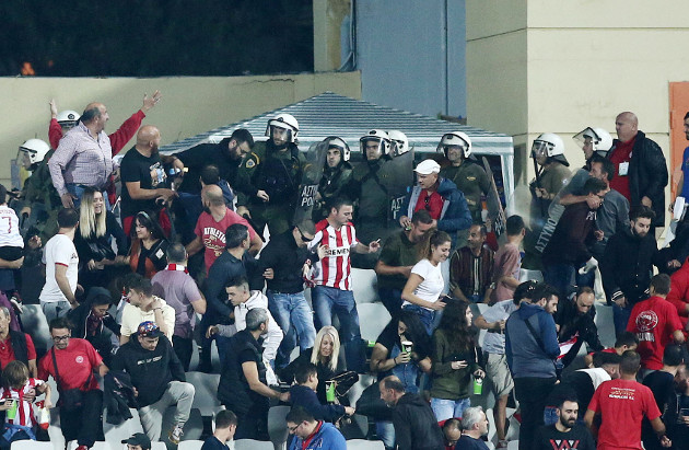 Επεισόδια και χημικά στον αγώνα Παναχαϊκής – Ολυμπιακού στην Πάτρα