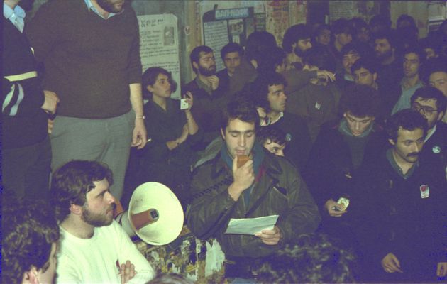 Τσεκουράτες περγαμηνές