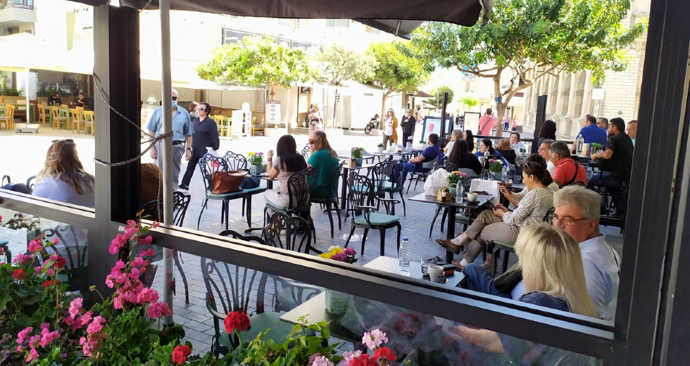 Πρώτη μέρα λειτουργίας της εστίασης στο Ηράκλειο