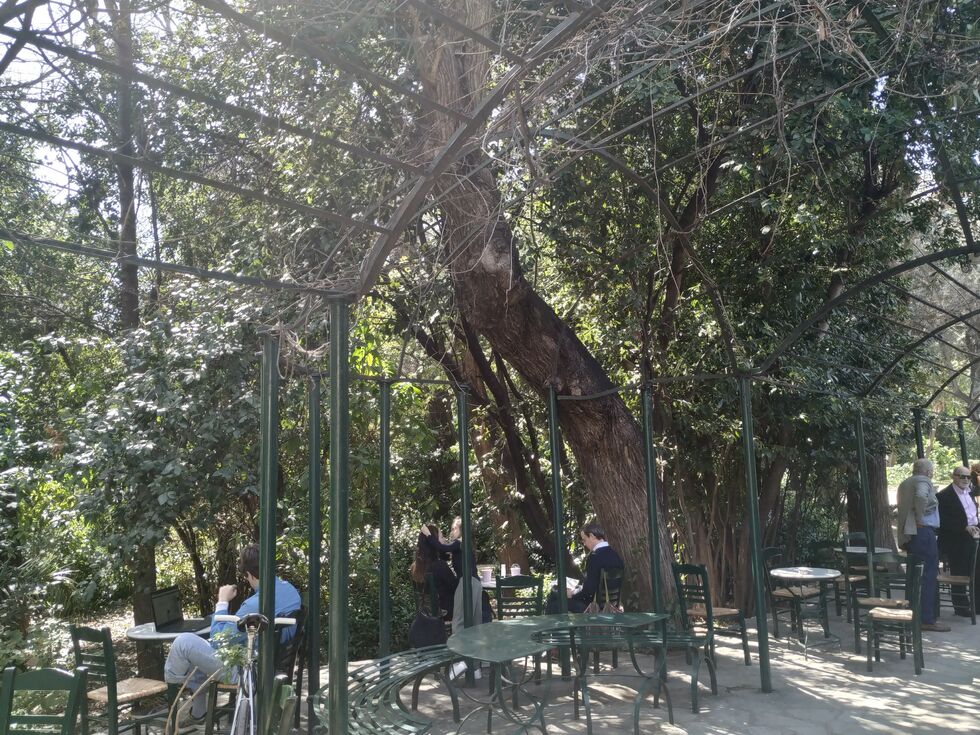 Ερημιά που θυμίζει Δεκαπενταύγουστο στην Αθήνα