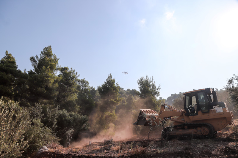 Καλύτερη η εικόνα στην Εύβοια, παραμένει ο συναγερμός