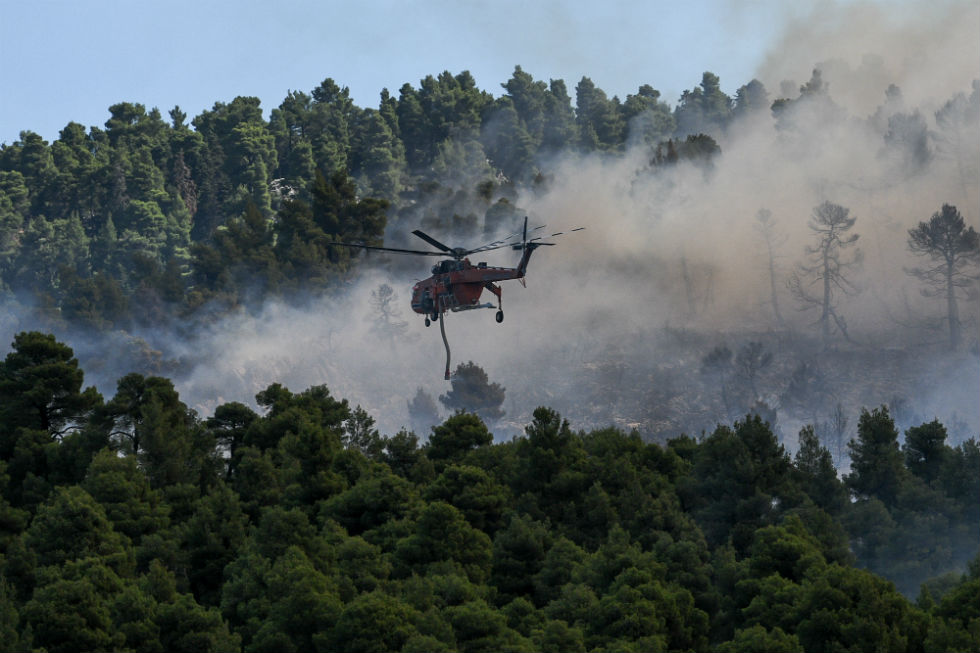 Εκκενώνονται τα χωριά Μακρυμάλλη και Κοντοπόδι στην Εύβοια