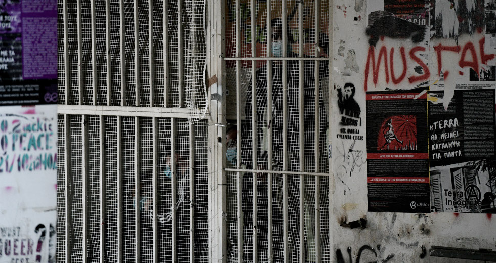 ΔΙΑΣ και ΟΠΚΕ απέκλεισαν πολιτικό χώρο στα Εξάρχεια–Τι καταγγέλλουν οι εγκλωβισμένοι