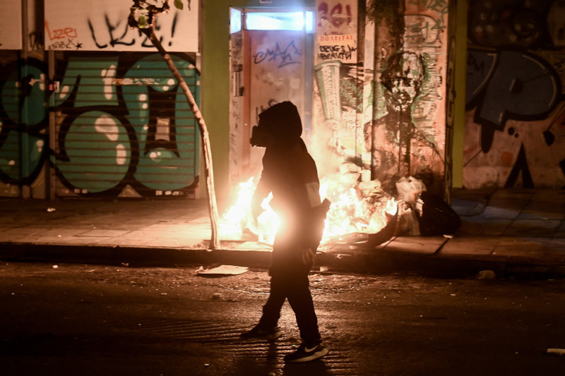 Πάθος στους δρόμους, καταστολή στα Εξάρχεια