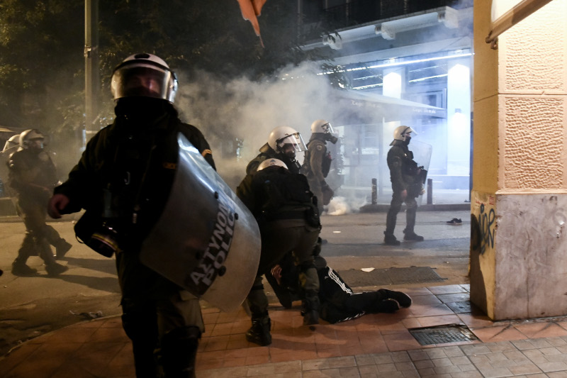Πάθος στους δρόμους, καταστολή στα Εξάρχεια